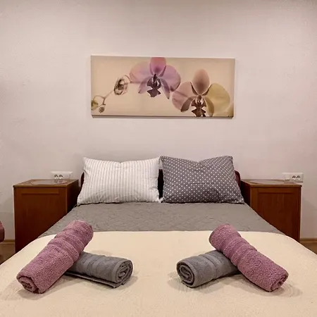 Apartment Center Point