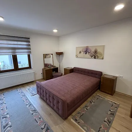 Apartment Center Point